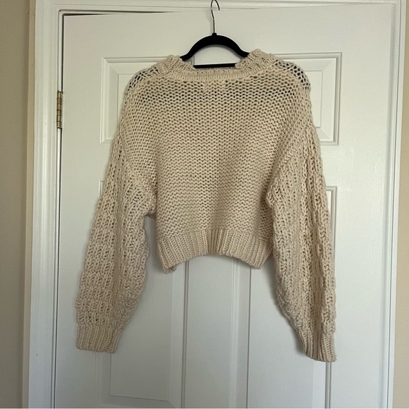Universal Thread Cropped Sweater - Picture 7 of 7